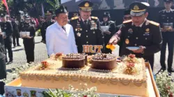 Gubernur Jawa Barat, Dedi Mulyadi (KDM) menjadi Inspektur Upacara Peringatan Hari Ulang Tahun Bhayangkara ke-80 di Mapolda Jabar