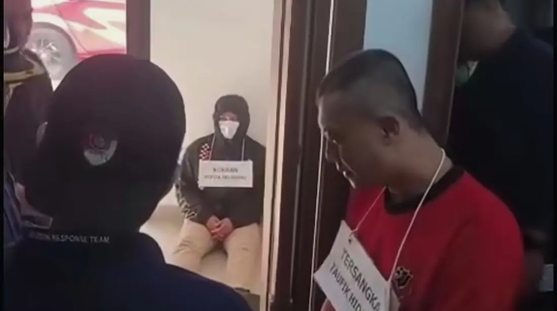 Rekonstruksi kasus Tersangka Penyekapan dan Penganiayaan Taufik Hidayat