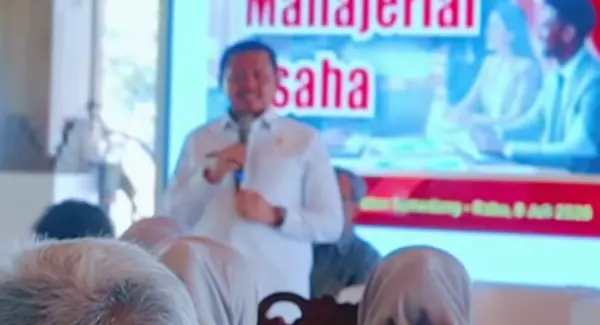 Bupati Sumedang Dony Ahmad Munir membuka Pelatihan Manajerial Usaha Forum UMKM di Pendopo PPS
