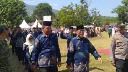Kekompakan warga Kecamatan Pamulihan terlihat dari Pawai Kafilah MTQ ke-49